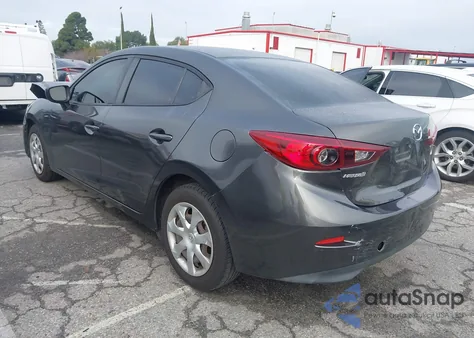 2018 Mazda Mazda3 Sport z USA, uszkodzony, nr VIN 3MZBN1U71JM166255